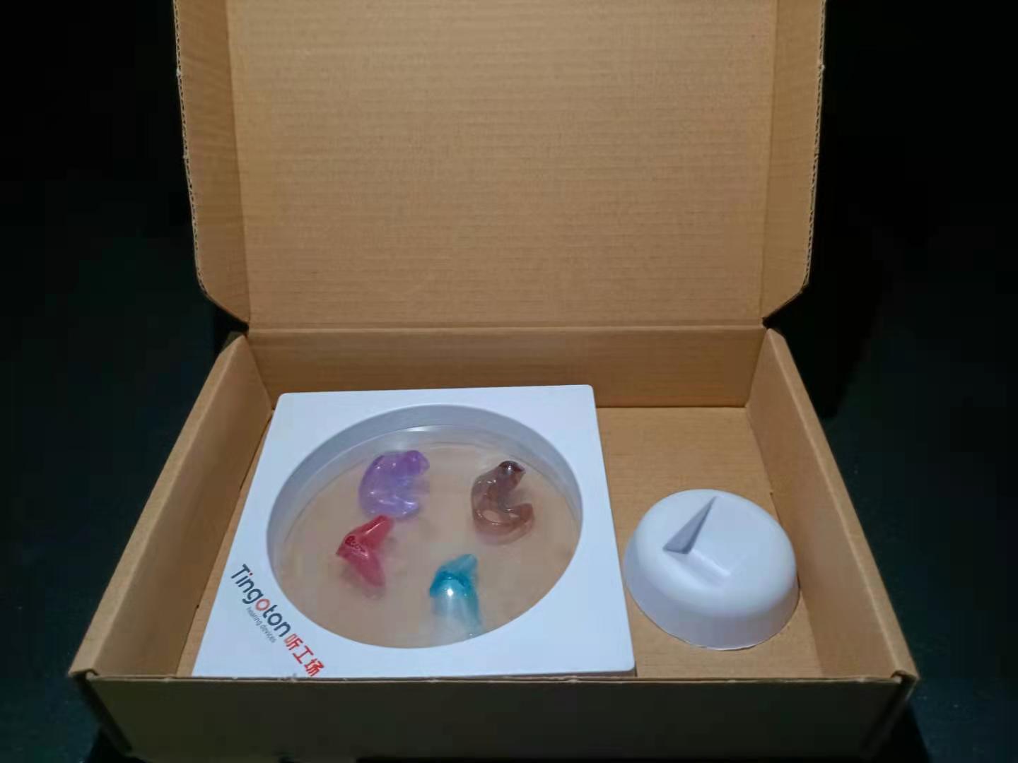 Good Quality White Square Shape Plastic PE Elastic Membrane Eco-Friendly Ear Mold Display Stand Customized Logo 11.8x11.8x2cm product detail